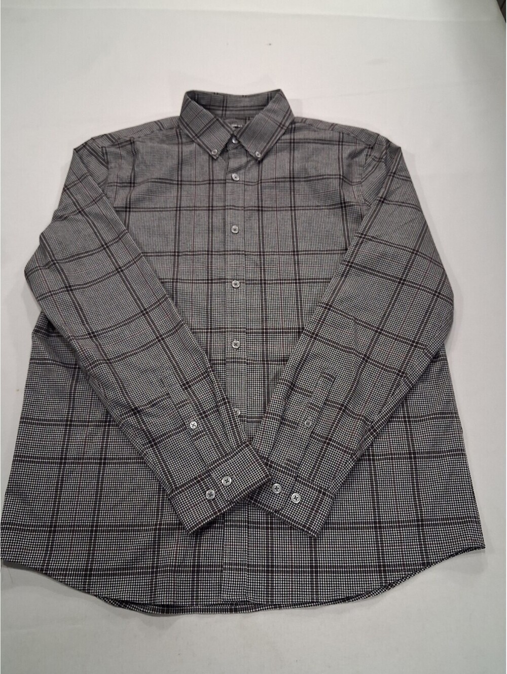 Express RN#55285 Men's Gray Plaid Button-Down Collar Shirt Size Large
